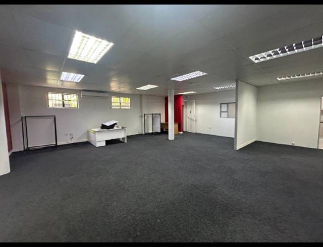 180M² OFFICE TO LET IN WESTVILLE